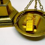 将来の不安に備える純金積立